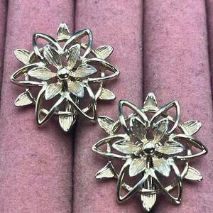 Sarah Coventry Gold Tone Floral Earrings